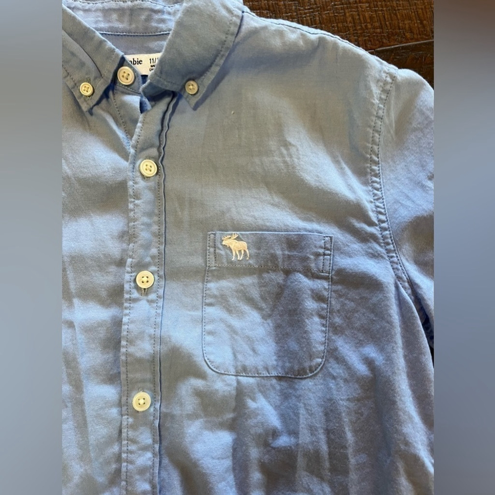 Abercrombie kids size 11/12 blue button down shirt - Picture 3 of 5